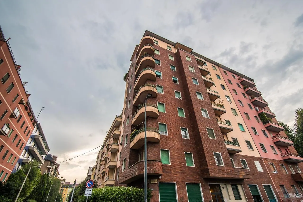The Best Rent - Viale Corsica Apartment Milano 0*,