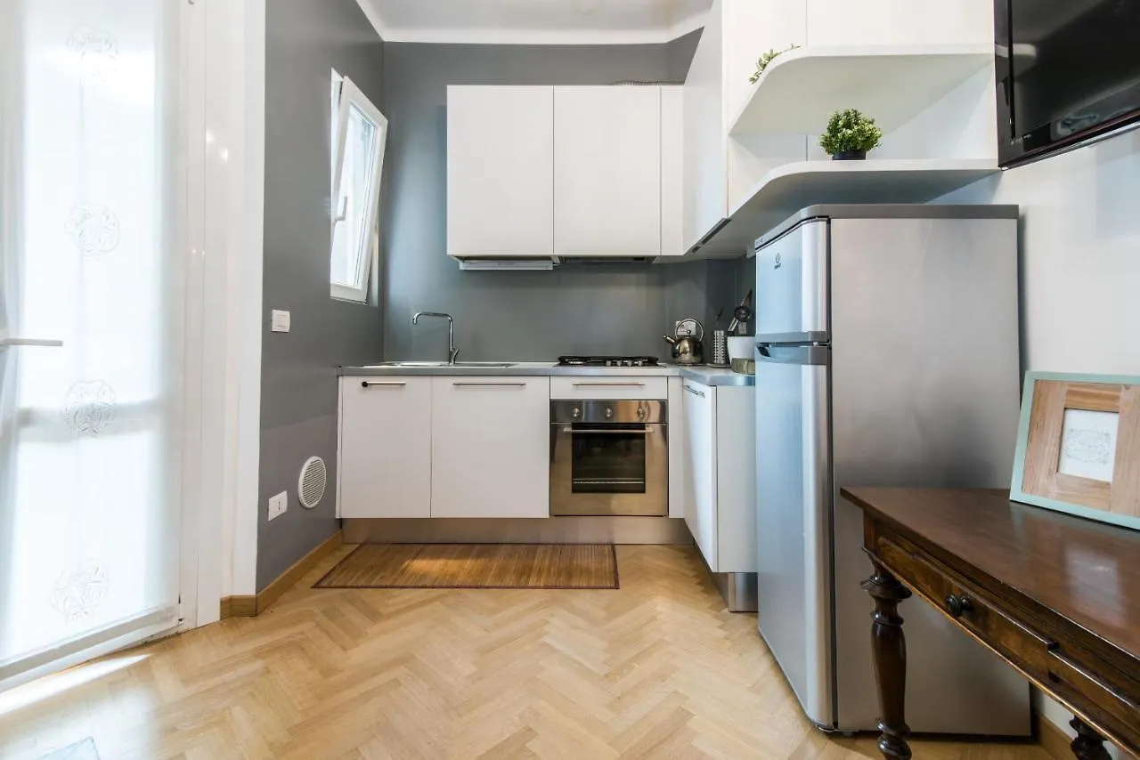 מילאנו The Best Rent - Viale Corsica Apartment איטליה